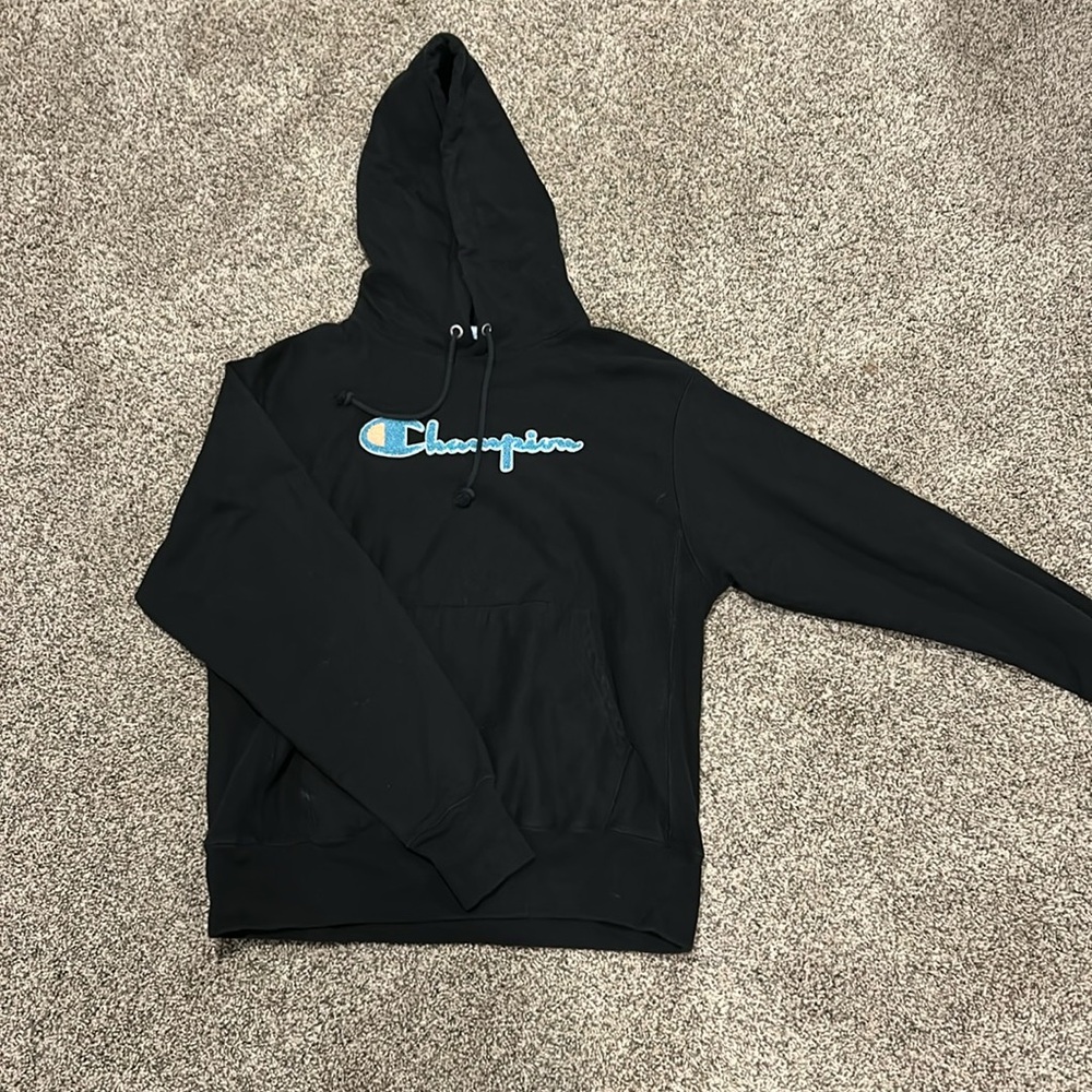 Women’s black champion hoodie